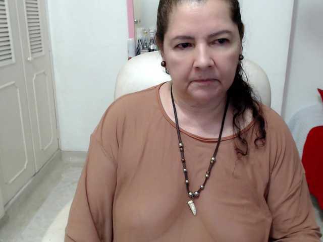leonela-68