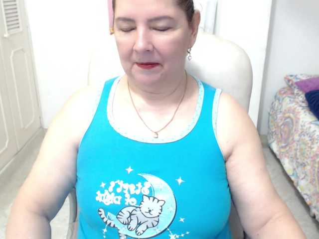 leonela-68 live cam on BongaCams