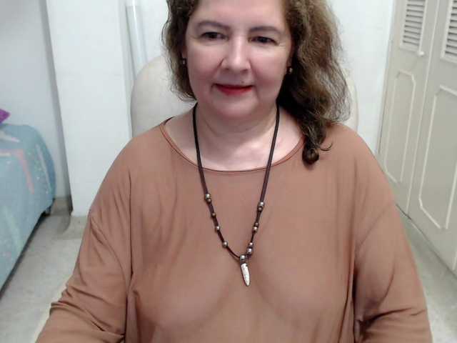 leonela-68 live cam on BongaCams