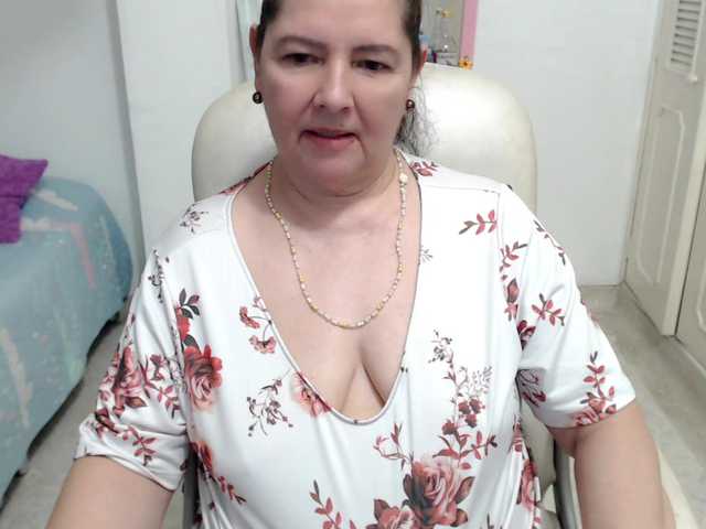 leonela-68 live sex