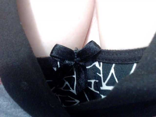leonela-68 live cam on BongaCams