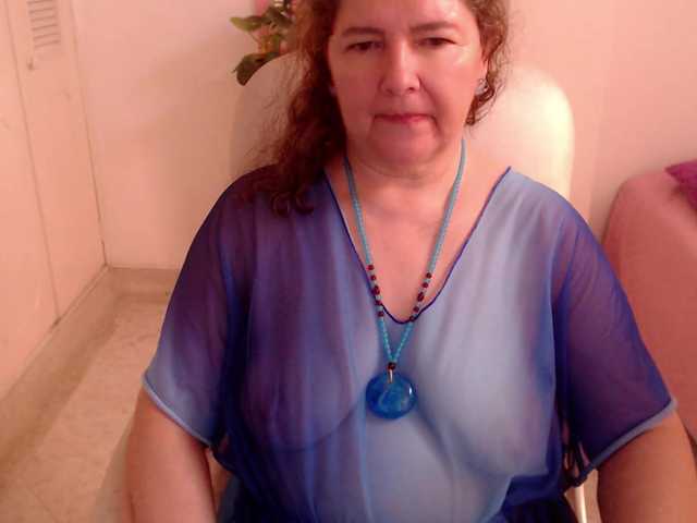 leonela-68 live cam on BongaCams