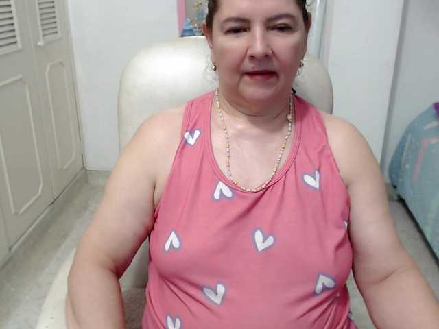 leonela-68 live cam on BongaCams