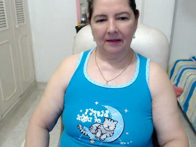 leonela-68 live cam on BongaCams