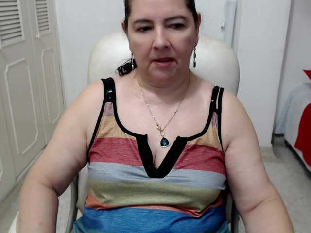 leonela-68 online