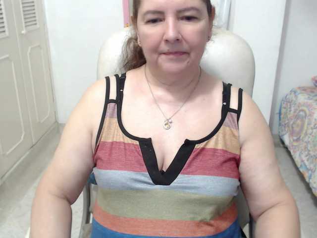 leonela-68 live cam on BongaCams