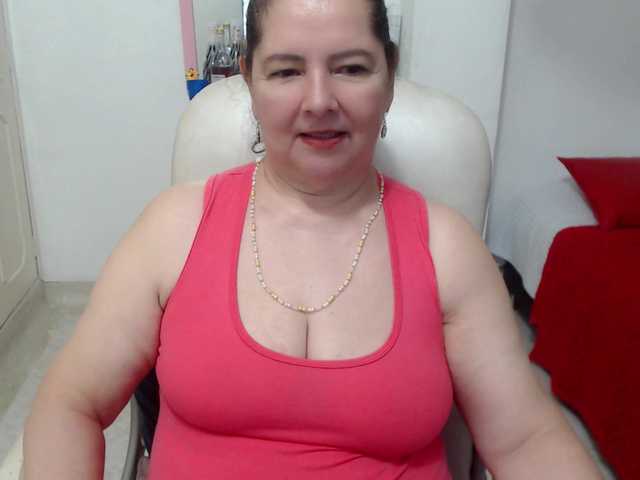 leonela-68 live cam on BongaCams