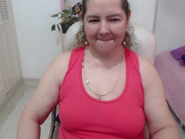 leonela-68 live cam on BongaCams