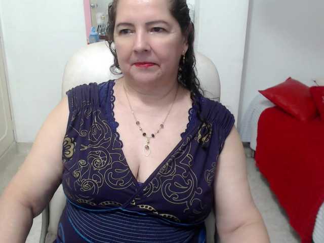 leonela-68 live cam on BongaCams