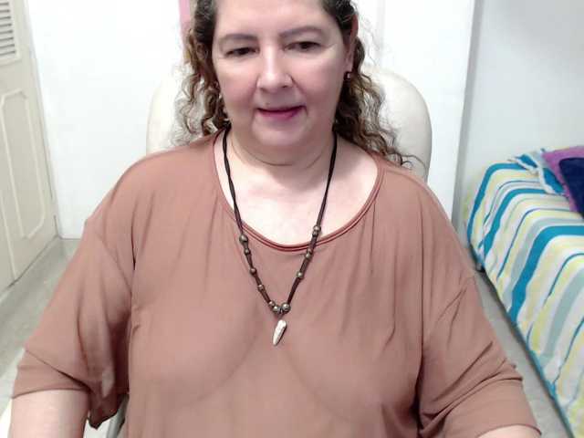 leonela-68 live cam on BongaCams