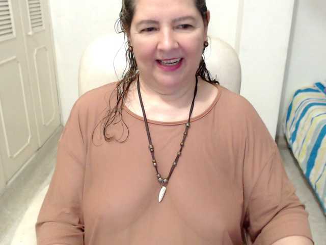 leonela-68 live cam preview
