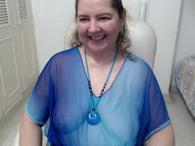 leonela-68 live cam on BongaCams