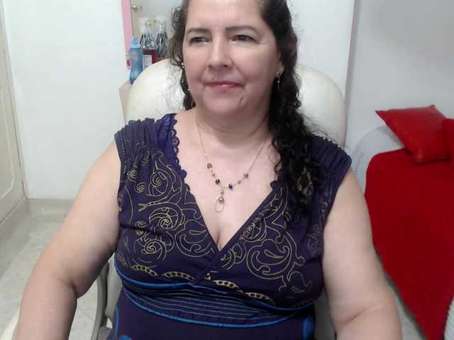 leonela-68 live cam on BongaCams