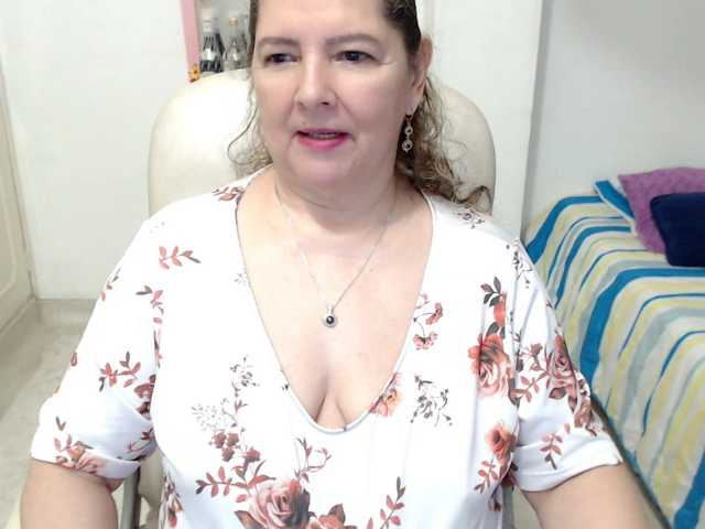 leonela-68 live cam preview