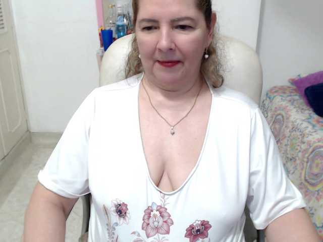leonela-68 live webcam show