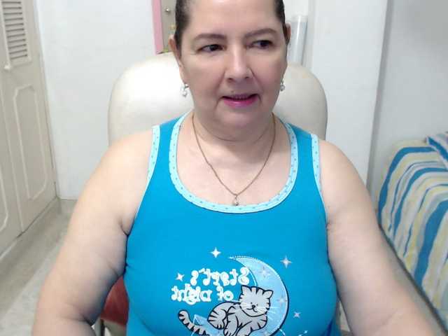 leonela-68 live cam on BongaCams
