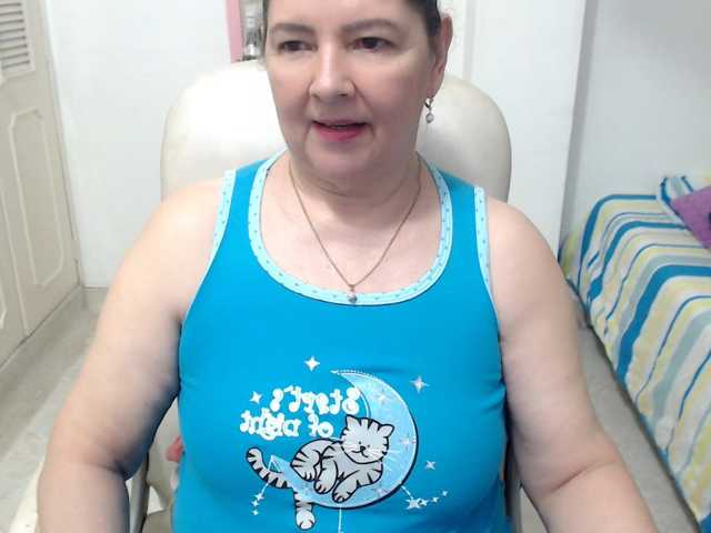leonela-68 live cam on BongaCams