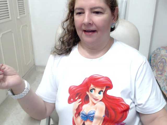 leonela-68 live cam on BongaCams