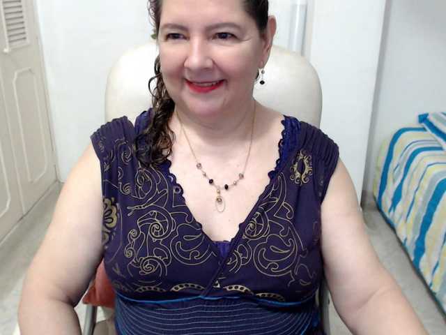 leonela-68 live cam on BongaCams