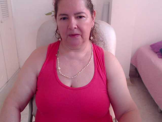 leonela-68 live cam on BongaCams