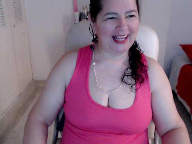 leonela-68 live cam on BongaCams