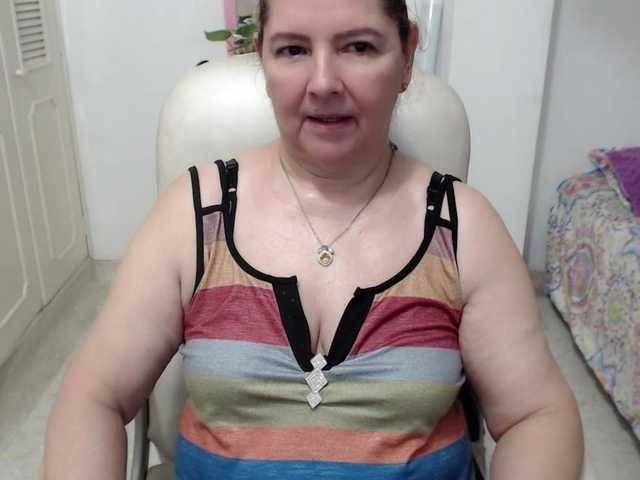 leonela-68 live cam
