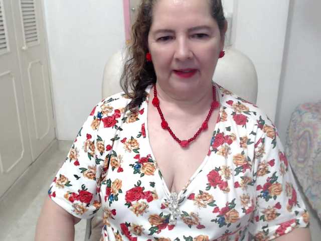 leonela-68 live cam on BongaCams