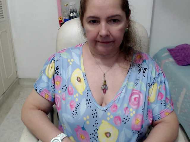 leonela-68 live webcam show
