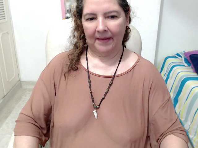 leonela-68 live cam on BongaCams