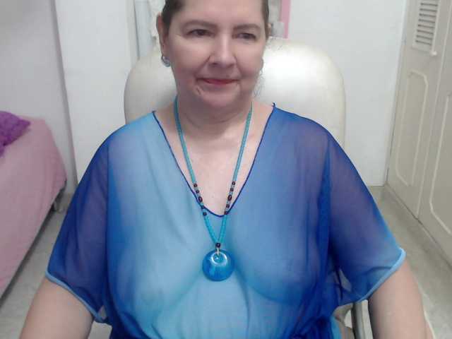 leonela-68 live cam on BongaCams