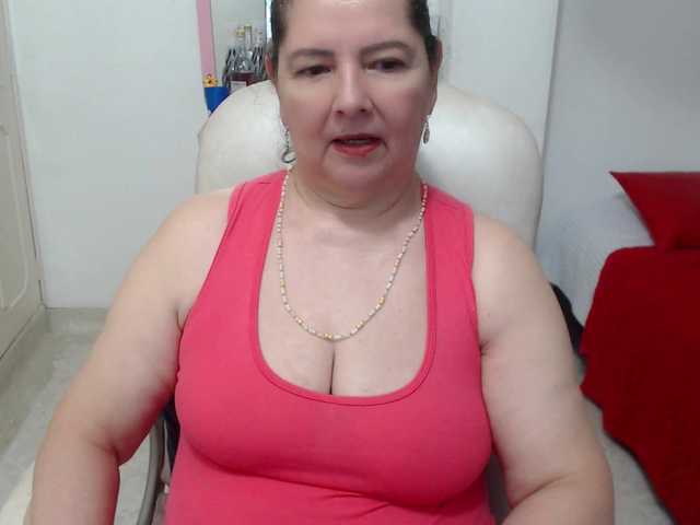 leonela-68 live cam on BongaCams