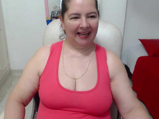 leonela-68 live cam on BongaCams
