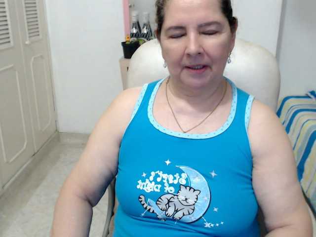 leonela-68 live cam on BongaCams