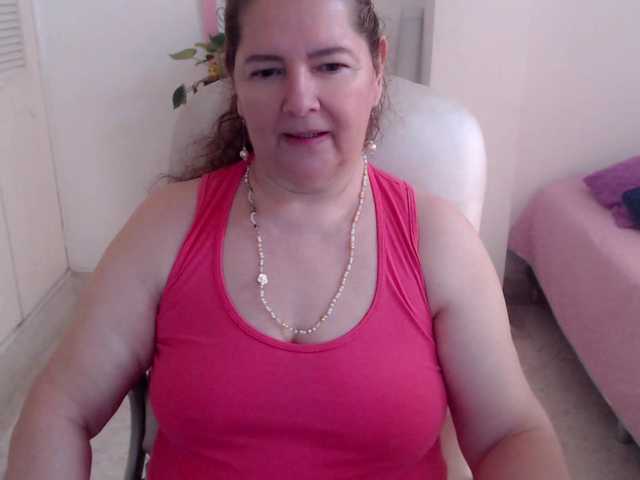 leonela-68 live cam on BongaCams