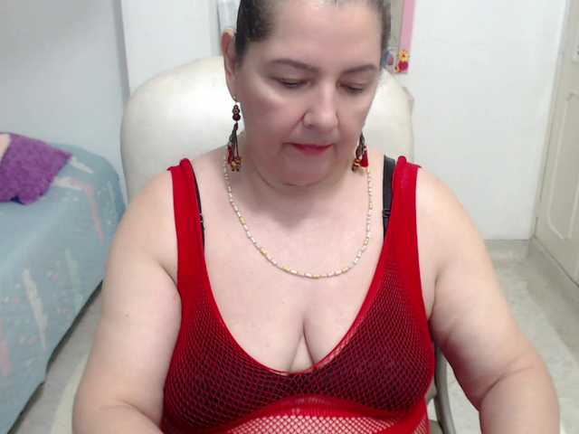 leonela-68 live cam on BongaCams