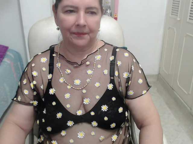 leonela-68 online