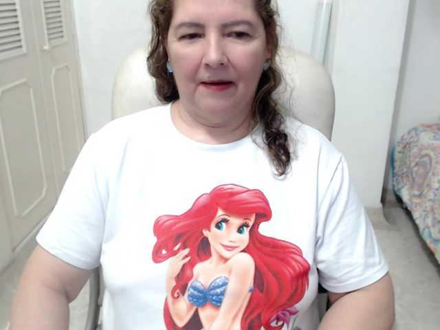 leonela-68 live cam on BongaCams