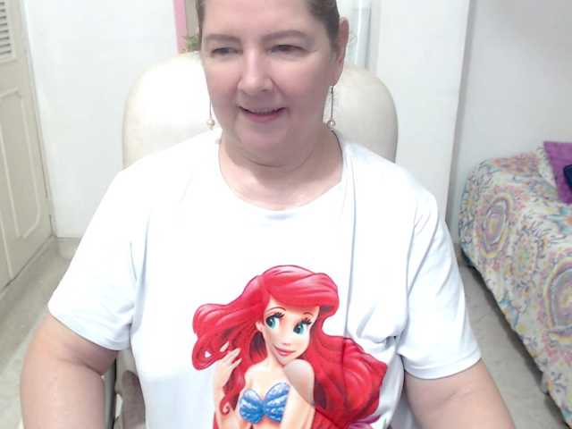 leonela-68 live cam on BongaCams
