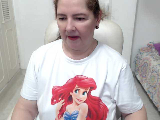 leonela-68 live cam on BongaCams