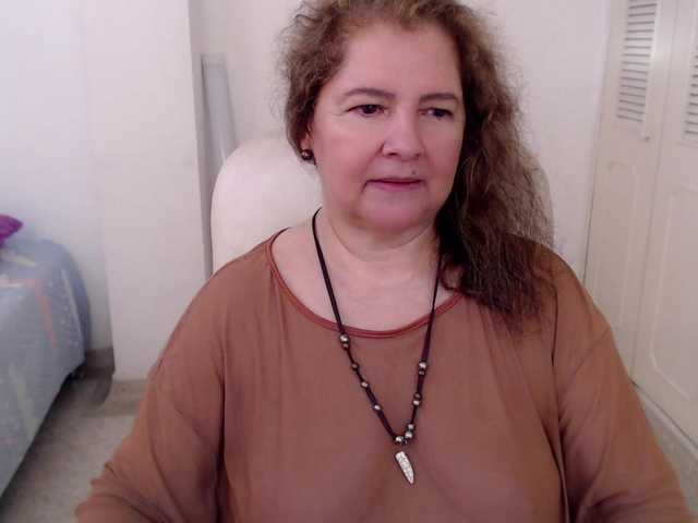 leonela-68 live webcam show