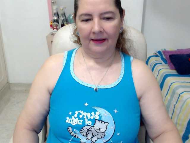 leonela-68 live cam on BongaCams