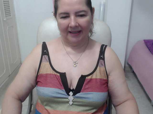 leonela-68 live cam preview