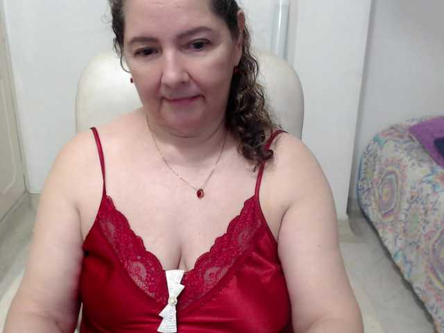 leonela-68 live cam on BongaCams