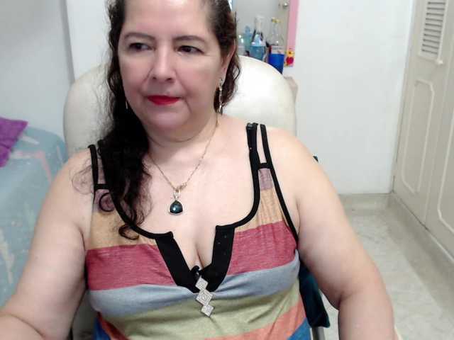 leonela-68 live sex show