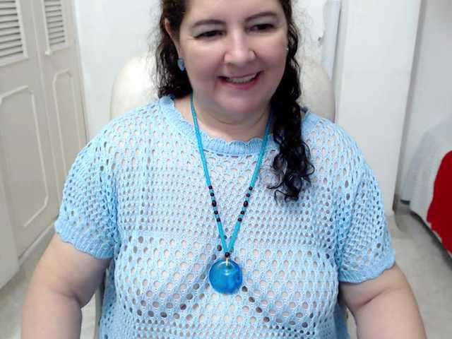 leonela-68 live sex show