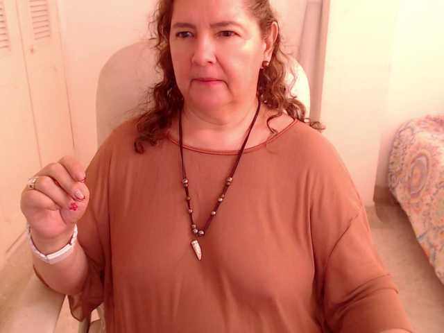 leonela-68 live cam on BongaCams