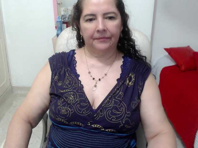 leonela-68 live cam on BongaCams