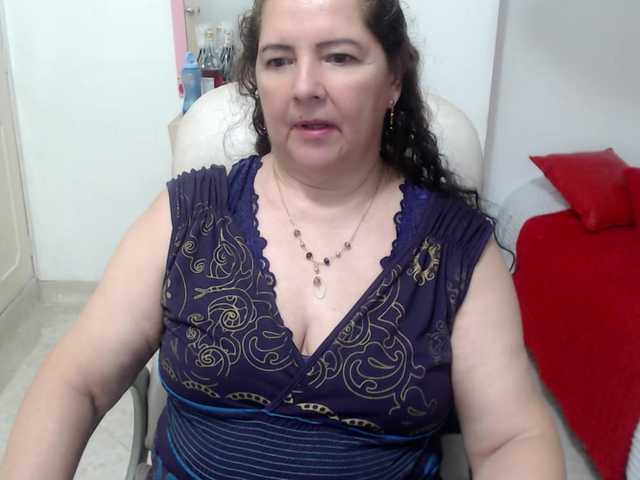 leonela-68 live cam on BongaCams