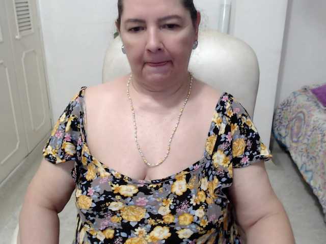 leonela-68 live cam on BongaCams