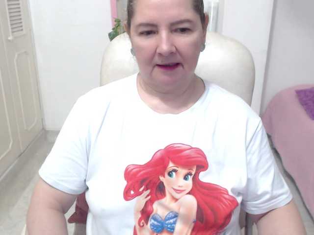leonela-68 live cam on BongaCams